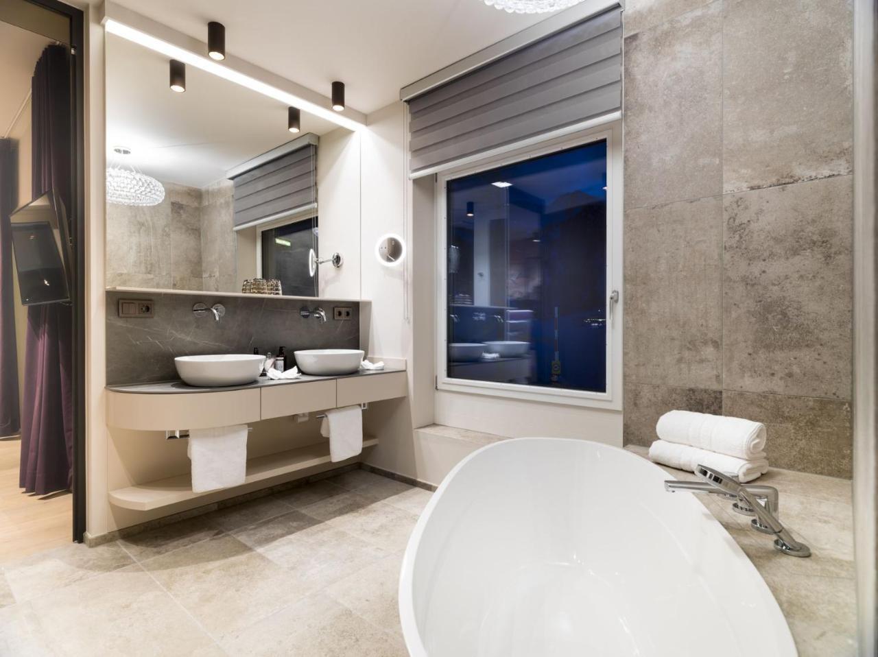 Nennerhof Apartment Тукс Екстериор снимка